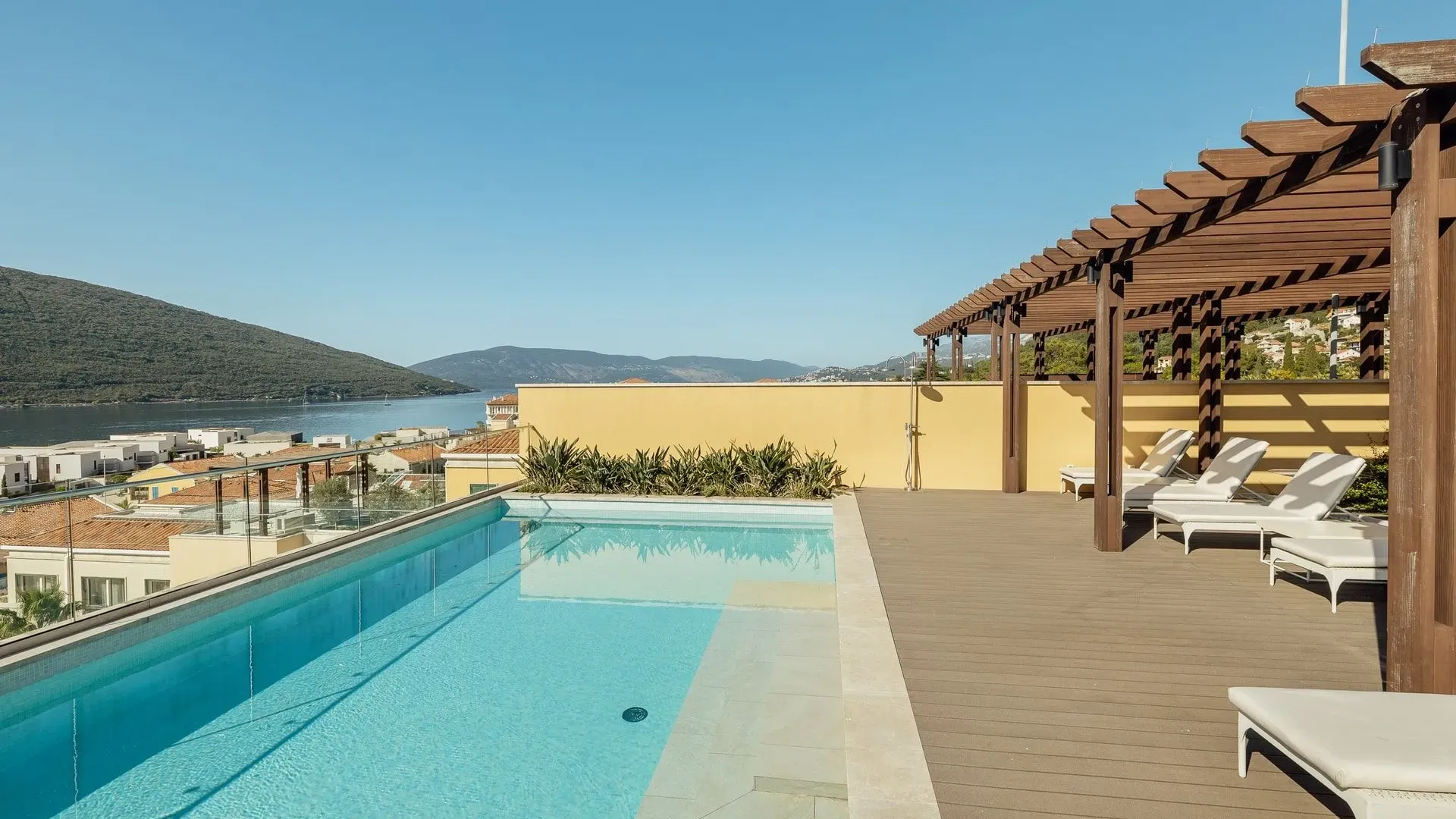 Prodaja, dvosoban stan, 290m², Portonovi, Herceg Novi