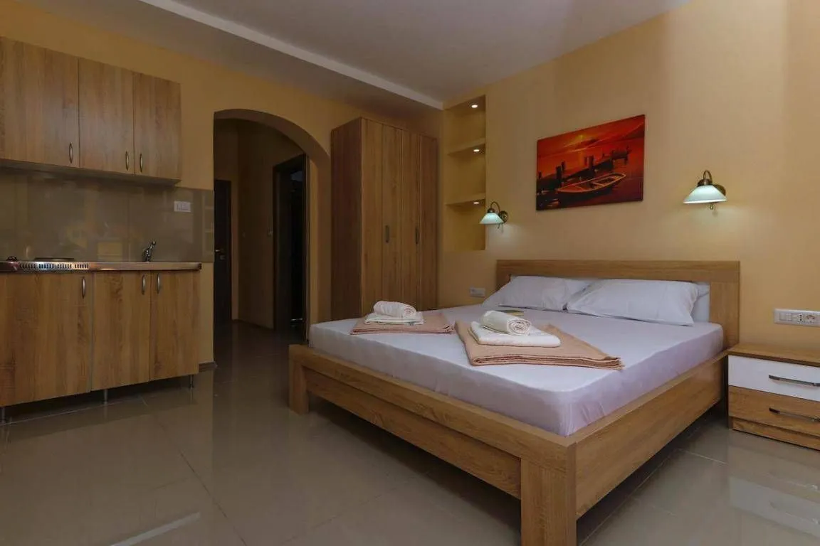 Sale, hospitality venue, 450m², Petrovac, Budva