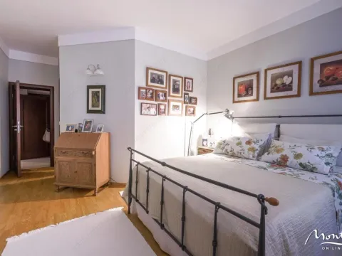 Sale, house, 305m², Orahovac, Kotor - image 33