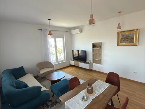 Rent, two bedroom apartment, 65m², Stari Aerodrom, Podgorica - image 2