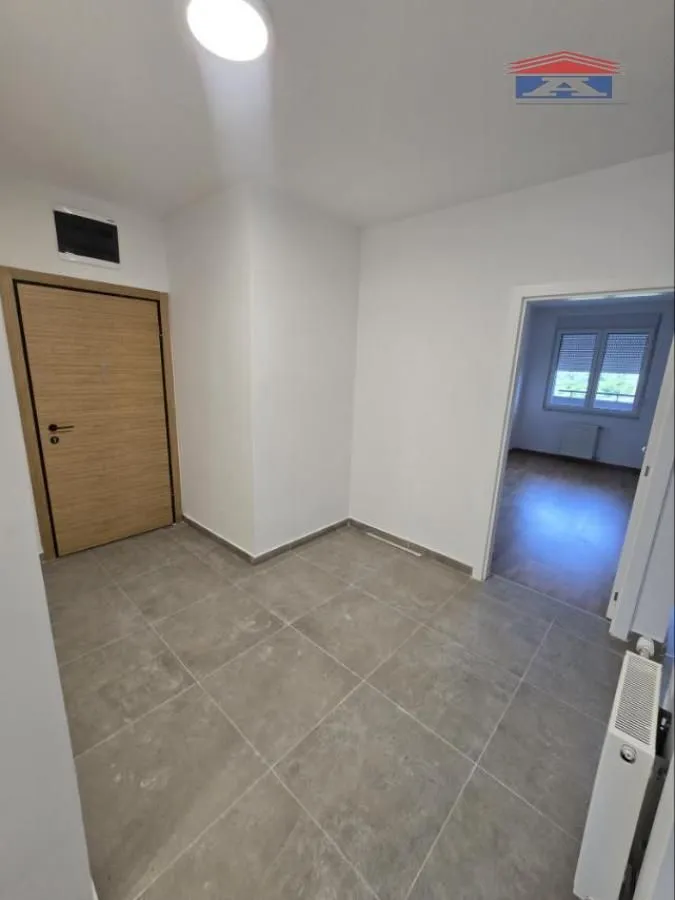 Prodaja, četvorosoban stan, 95m², Avijatičarsko naselje, Novi Sad Sve Podlokacije