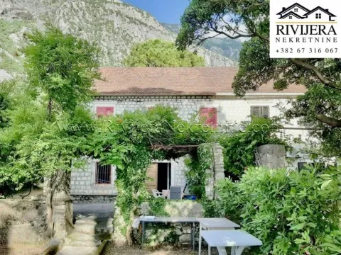 Sale, house, 160m², Dobrota, Kotor