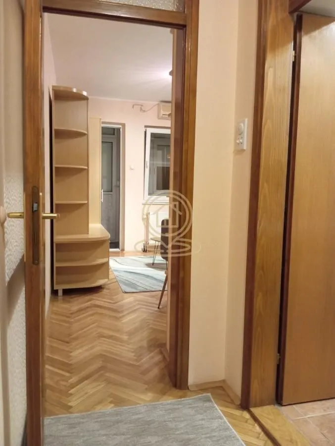Izdavanje, jednosoban stan, 27m², Socijalno, Novi Sad Sve Podlokacije