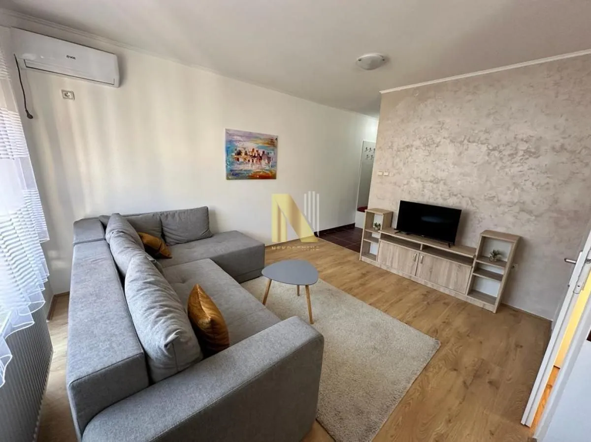 Izdavanje, jednosoban stan, 36m², Centar, Novi Sad