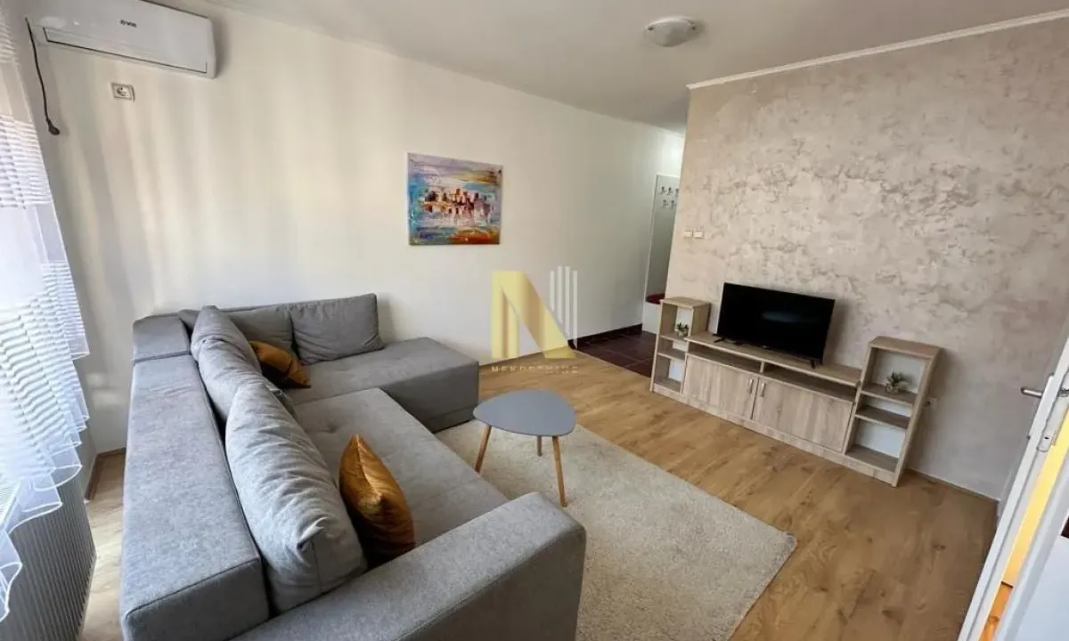 Izdavanje, jednosoban stan, 36m², Centar, Novi Sad