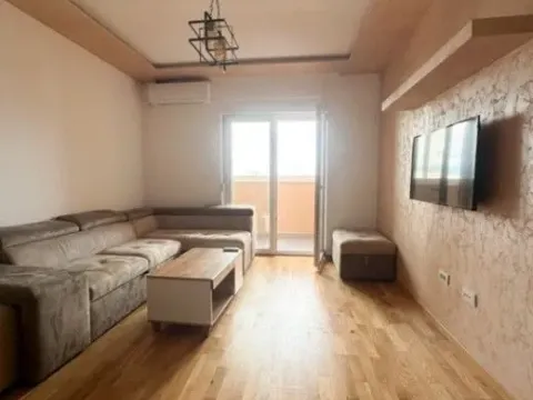 Izdavanje, jednosoban stan, 48m2, Tuški Put, Podgorica Izdavanje, jednosoban stan, 48m2, Tuški Put, Podgorica