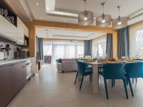 Izdavanje, trosoban stan, 146m², Bečići, Budva - image 5