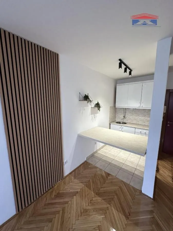 Prodaja, jednosoban stan, 35m², Bulevar Oslobodjenja, Novi Sad Sve Podlokacije
