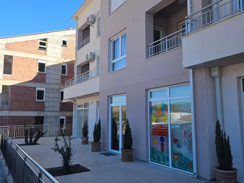 Izdavanje, jednosoban stan, 45m², Radanovići, Kotor - image 6