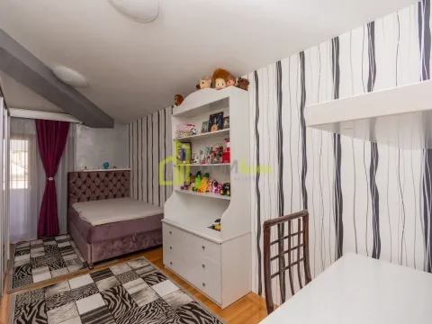 Izdavanje, kuća, 600m², Zeta, Podgorica - image 26