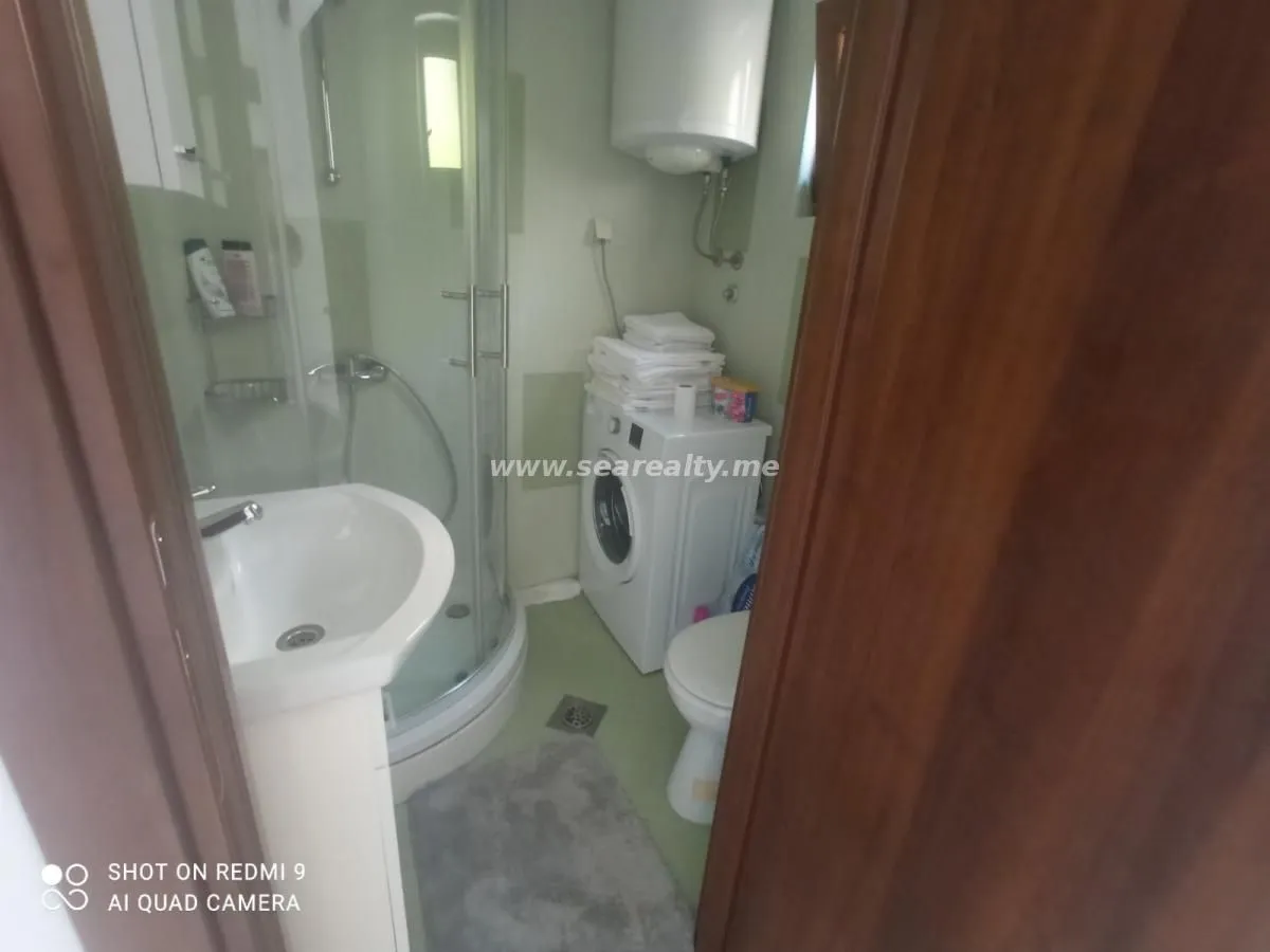 Izdavanje, kuća, 145m², Herceg Novi, Crna Gora
