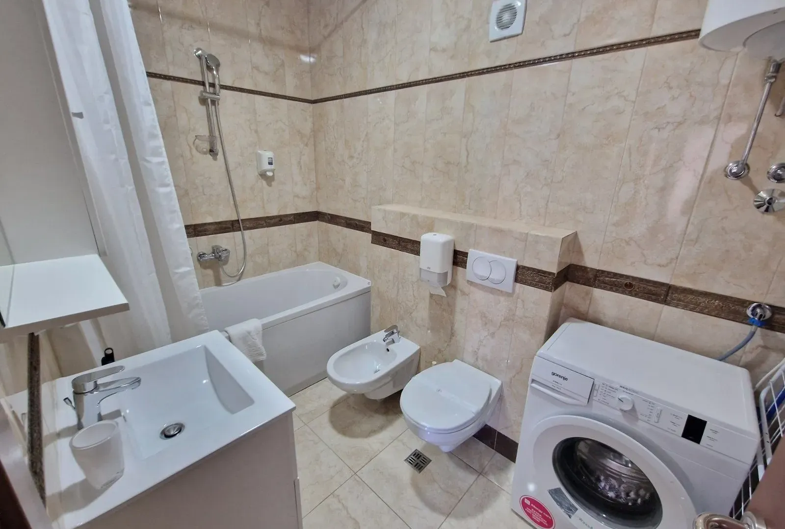 Prodaja, trosoban stan, 94m², Bečići, Budva