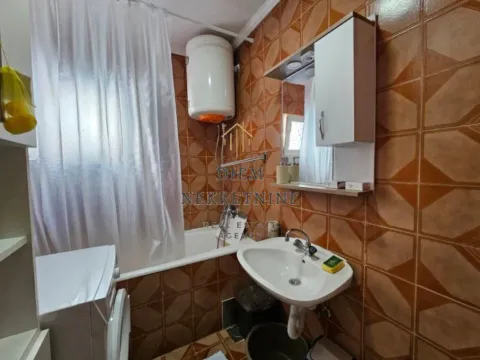 Izdavanje, stan, 53m², Centar, Bar - image 6