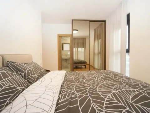 Izdavanje, trosoban stan, 104m², City Kvart, Podgorica - image 9