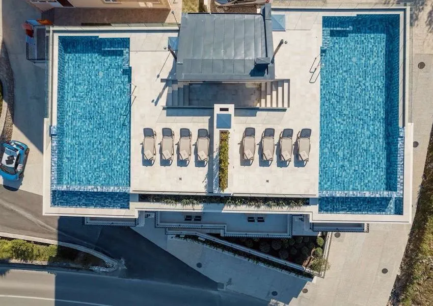 Sale, three bedroom apartment, 105m², Dobrota, Kotor