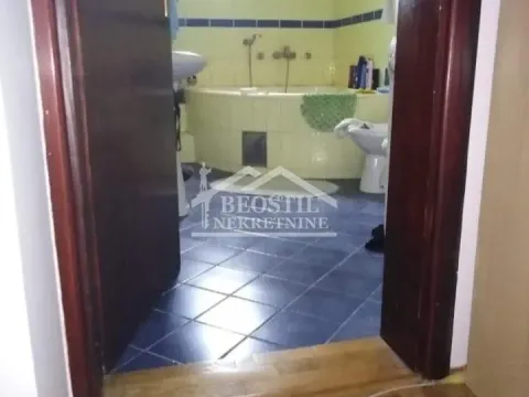 Prodaja, kuća, 197m², Ledine, Beograd - image 8