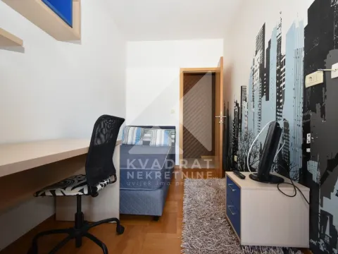 Izdavanje, trosoban stan, 100m², Blok 6, Podgorica - image 12