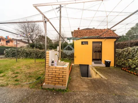 Prodaja, kuća, 83m², Tološi, Podgorica - image 17