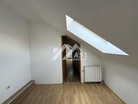 Izdavanje, četvorosoban stan, 80m², Bulevar Oslobodjenja, Novi Sad Sve Podlokacije - image 5