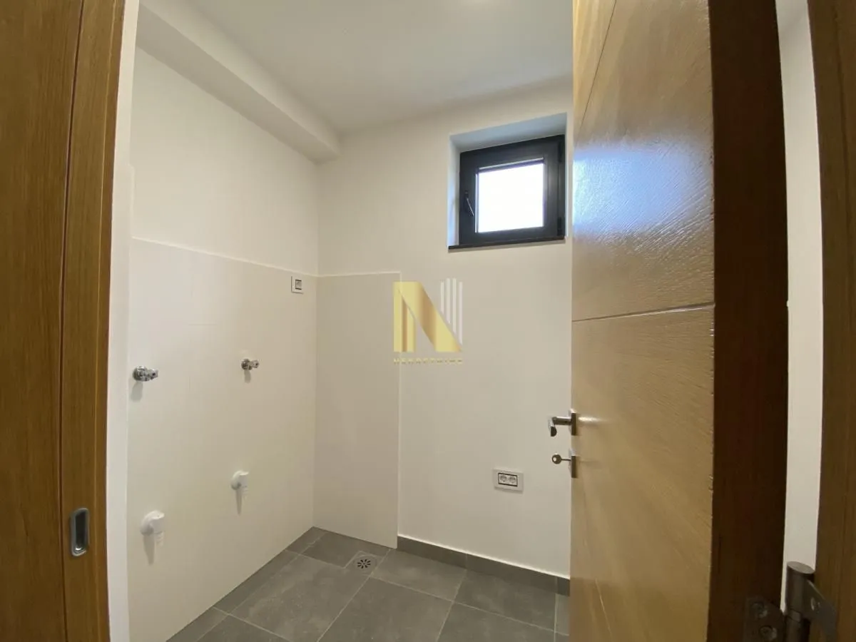 Prodaja, kuća, 181m², Sremska Kamenica, Petrovaradin