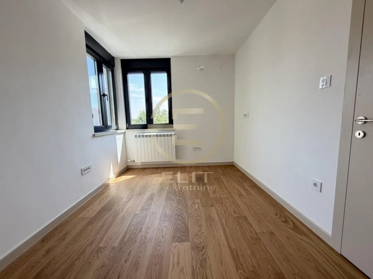 Prodaja, stan, 81m², Salajka, Novi Sad Sve Podlokacije