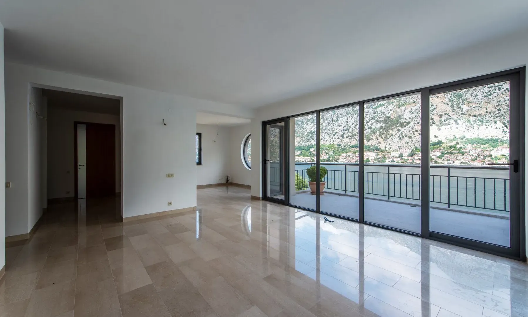 Sale, apartment, 510m², Muo, Kotor