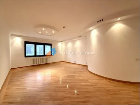 Izdavanje, poslovni prostor, 147m², Kalenić Pijaca, Vračar Sve Podlokacije - image 11