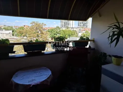 Prodaja, trosoban stan, 86m², Zemun Centar, Zemun Sve Podlokacije - image 7