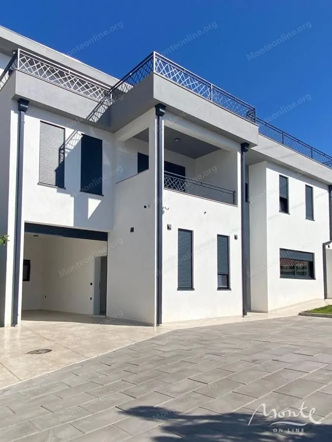 Sale, house, 385m², Bjeliši, Bar