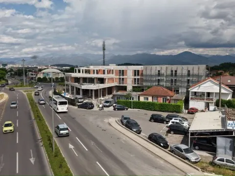 Izdavanje, poslovni prostor, 2000m², Donja Gorica, Podgorica - image 3