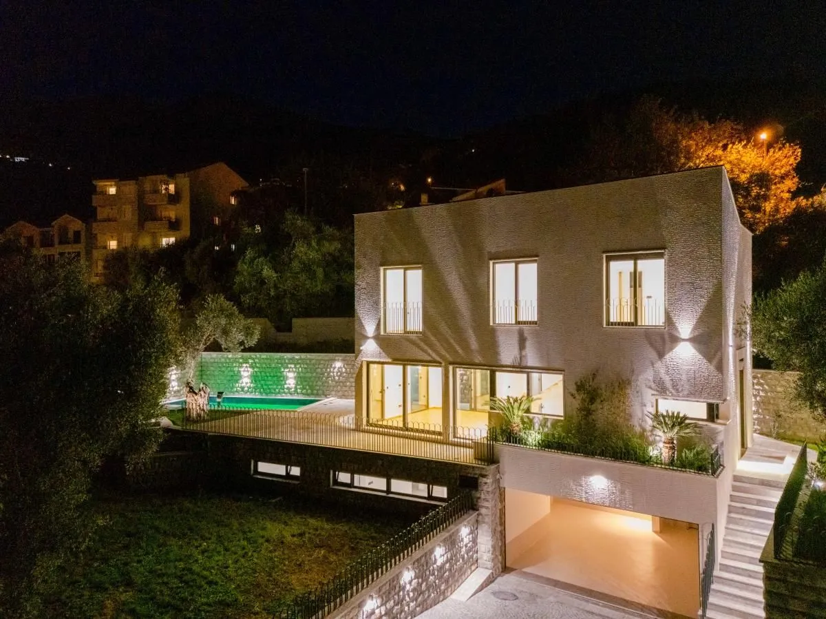 Prodaja, kuća, 240m², Budva, Crna Gora