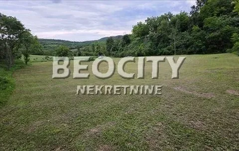 Zemljište in Petrovaradin