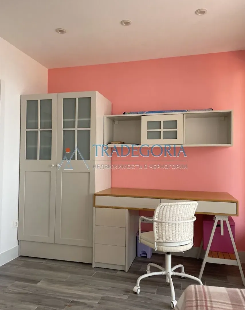 Prodaja, četvorosoban stan, 222m², Dobra Voda, Bar
