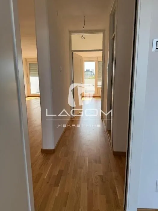 Prodaja, četvorosoban stan, 135m², Voždovačka Crkva, Voždovac Sve Podlokacije