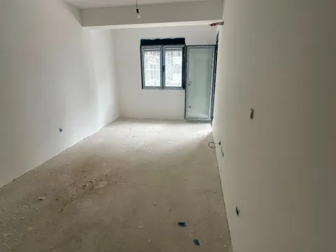 Prodaja, jednosoban stan, 43m², Stari Aerodrom, Podgorica - image 9