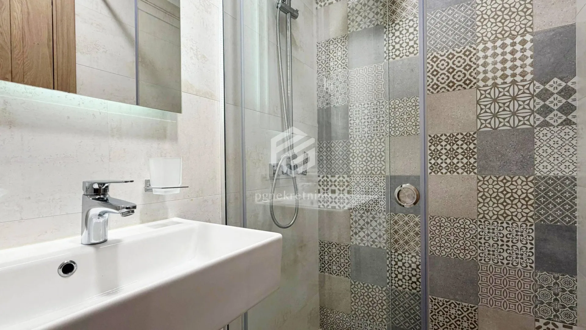 Rent, two bedroom apartment, 70m², Master Kvart, Podgorica