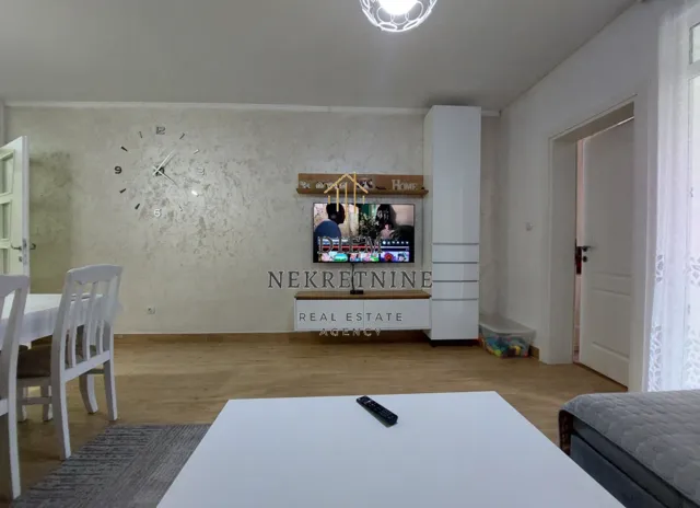 Prodaja, dvosoban stan, 48m², Dobrota, Kotor