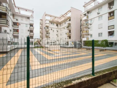 Izdavanje, dvosoban stan, 63m², Blok 9, Podgorica - image 10