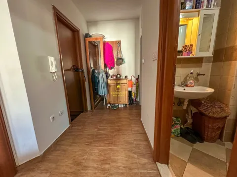 Prodaja, jednosoban stan, 44m², Vezirov Most, Podgorica - image 8