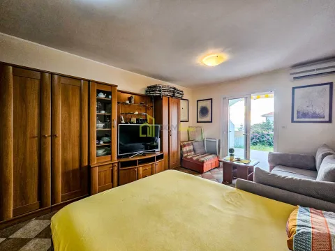 Sale, studio apartment, 31m², Pržno, Budva - image 8
