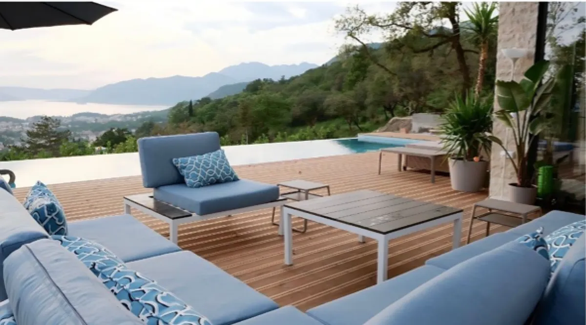 Prodaja, četvorosoban stan, 236m², Tivat, Crna Gora