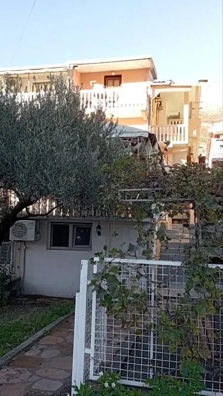 Prodaja, kuća, 210m², Sutomore, Bar