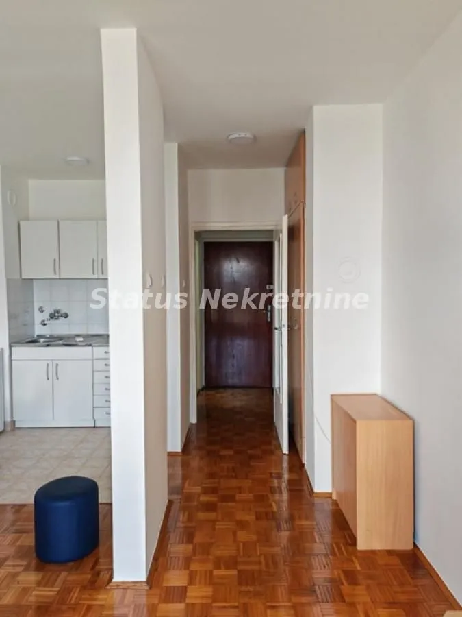 Rent, studio apartment, 33m², Novo naselje, Novi Sad