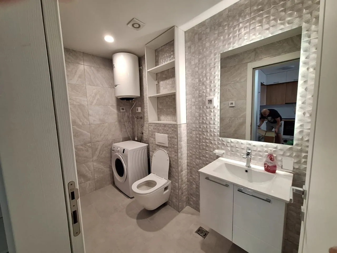 Izdavanje, jednosoban stan, 50m², Stari Aerodrom, Podgorica