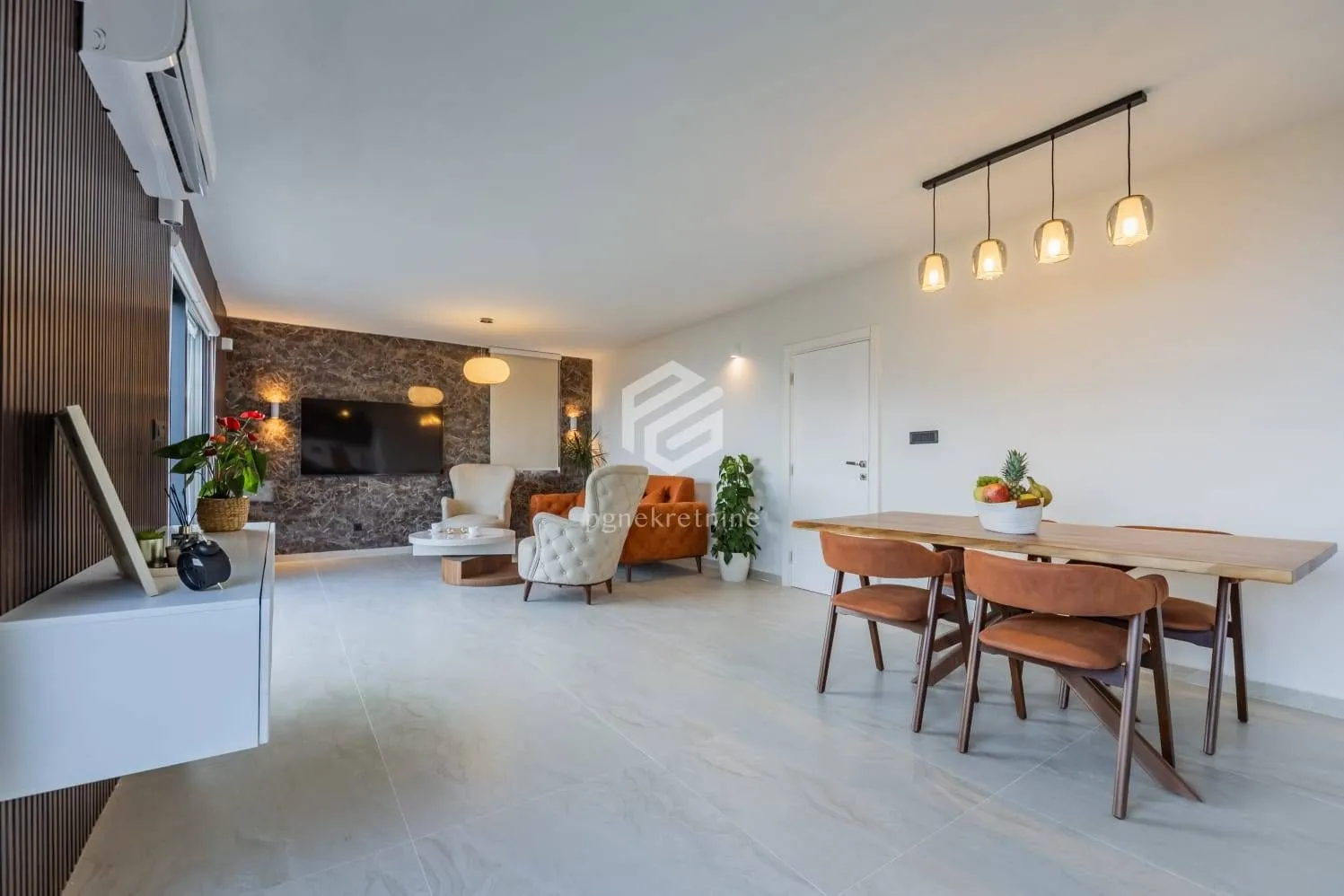 Sale, house, 300m², Markovići, Budva