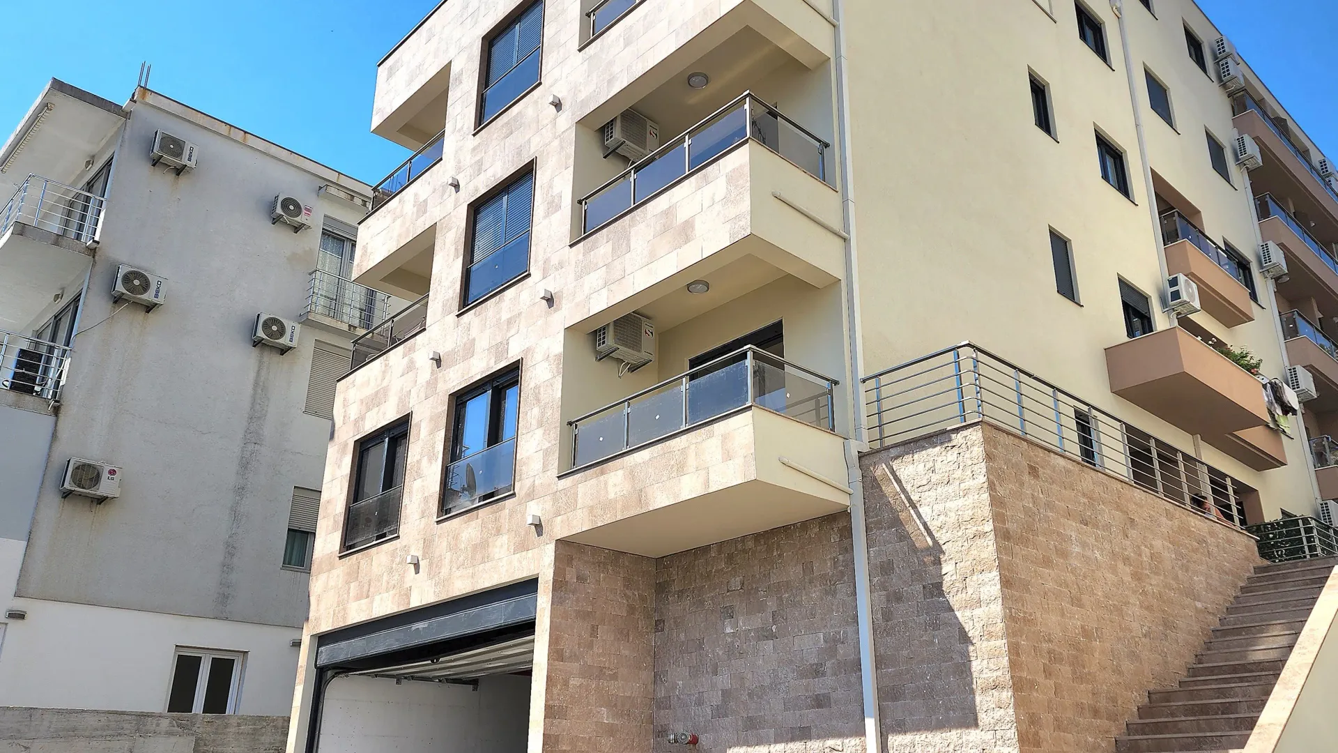 Rent, one bedroom apartment, 43m², Podkošljun, Budva