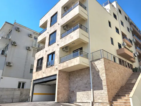 Rent, one bedroom apartment, 43m², Podkošljun, Budva - image 13