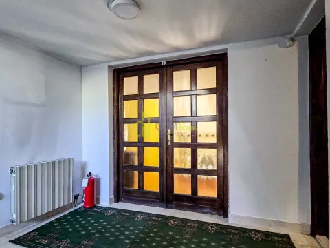 Izdavanje, kuća, 380m², Gorica C, Podgorica - image 29