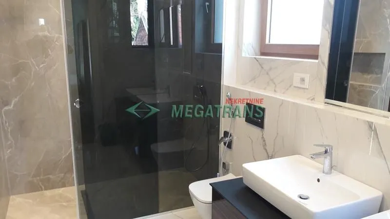 Rent, four bedroom apartment, 120m², Savski Venac, Beograd