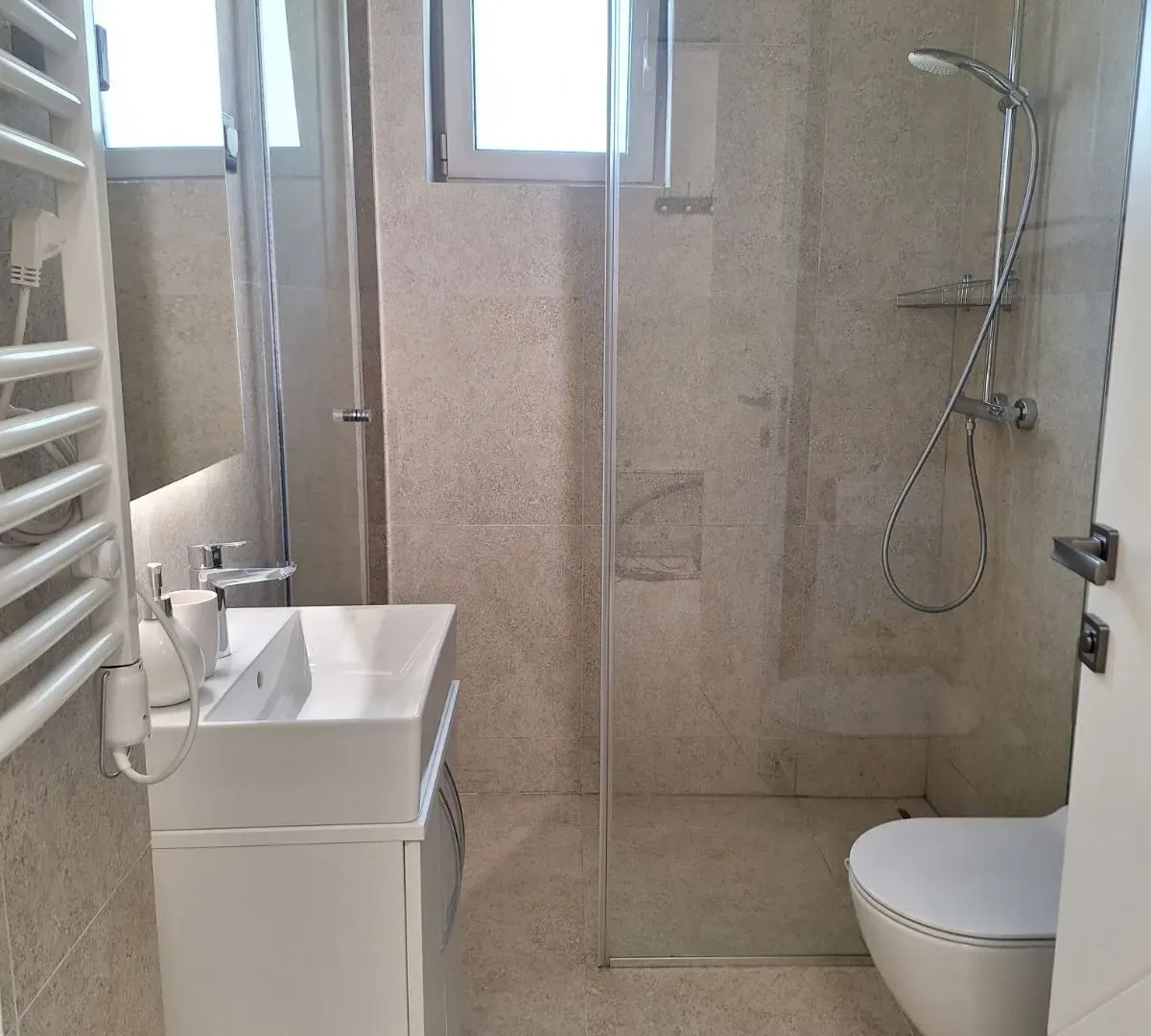 Izdavanje, jednosoban stan, 41m², Tripovići, Tivat